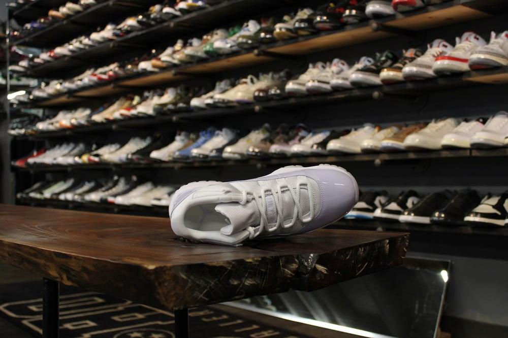 AIR JORDAN XI LOW (11) "PURE VIOLET" WMNS