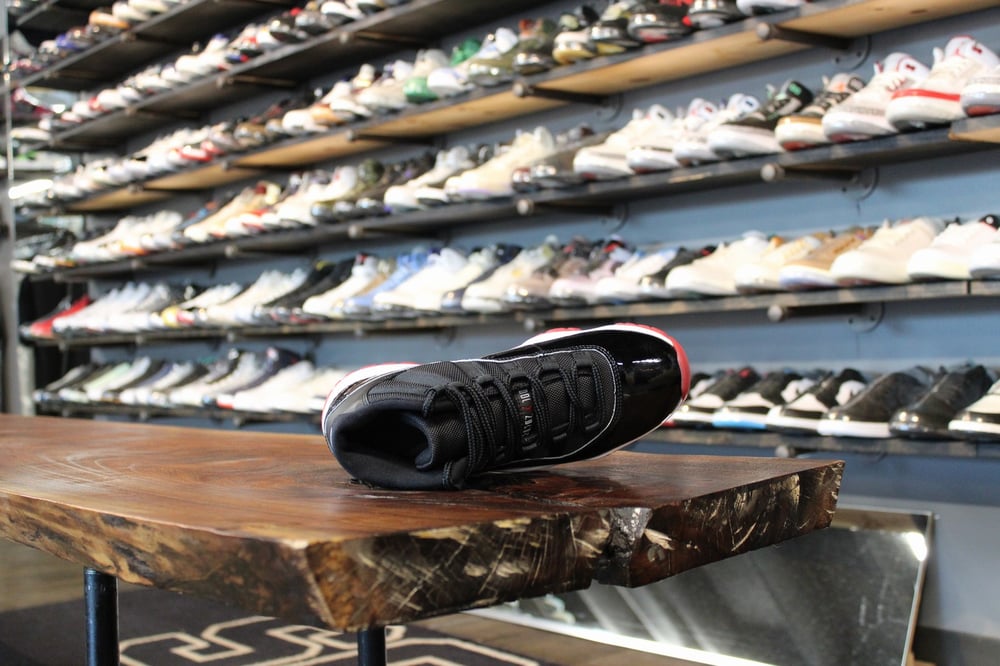 AIR JORDAN XI (11) "BLK/TRUE RED" (2019)