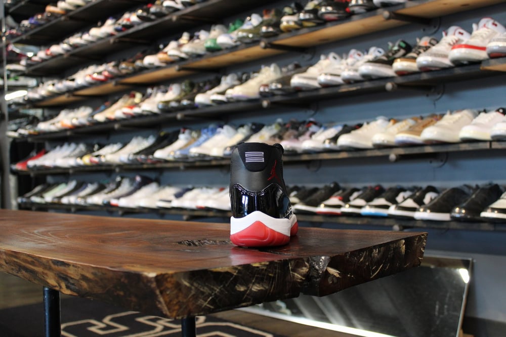 AIR JORDAN XI (11) "BLK/TRUE RED" (2019)