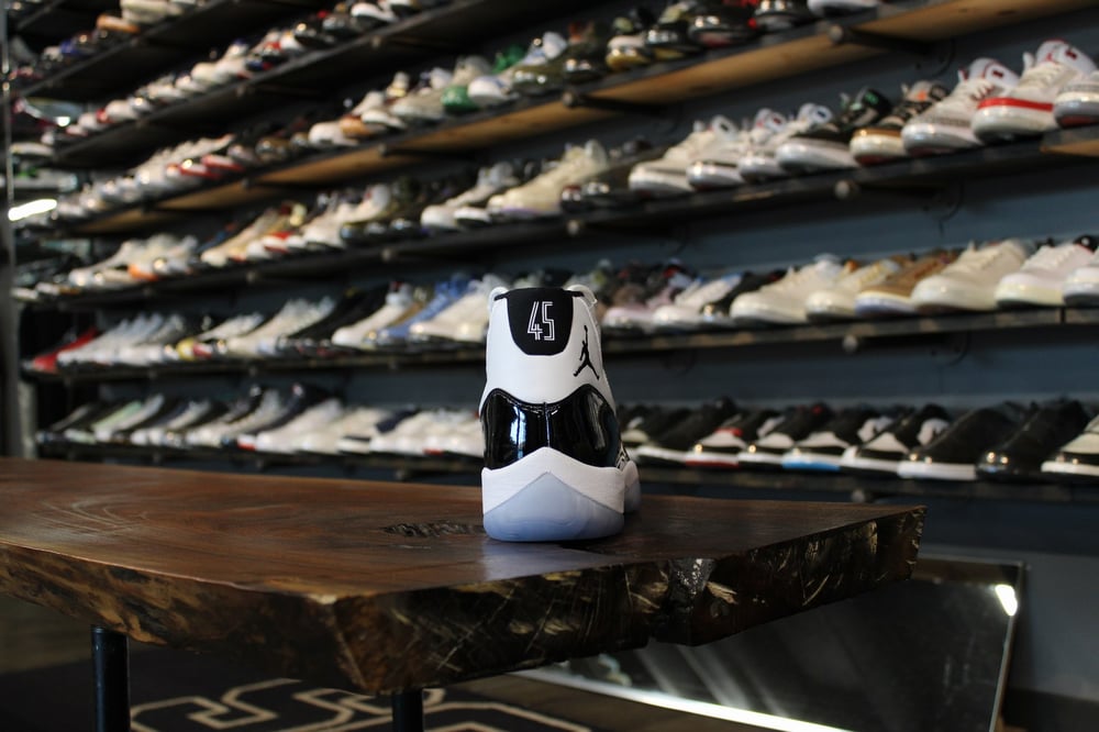 AIR JORDAN XI (11) "CONCORD" (2018)
