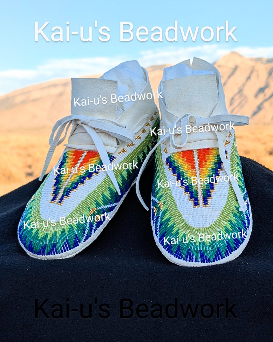 Image of "Parrot" Moccasins