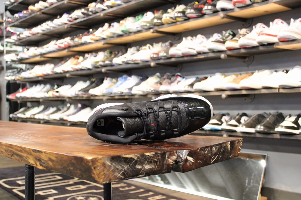 AIR JORDAN XI LOW (11) "72-10"