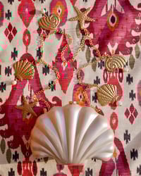 Image 2 of Ocean Clam Bag