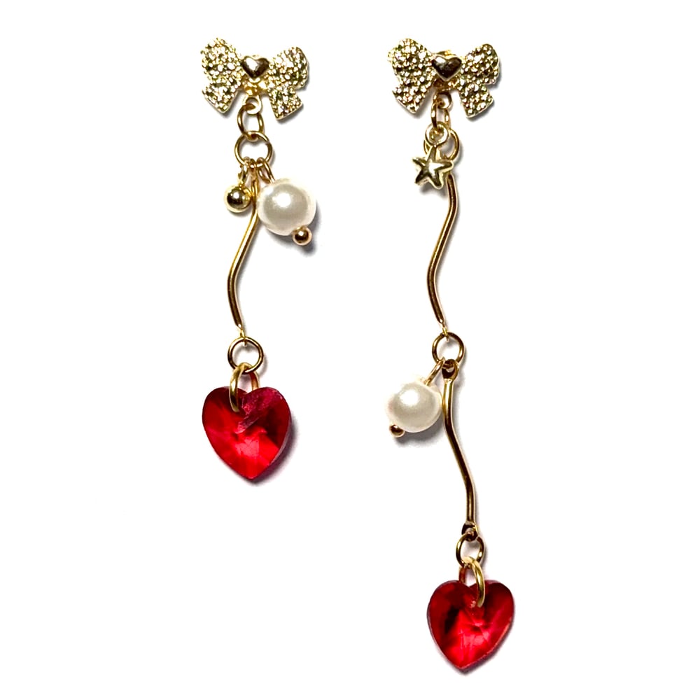 Image of Mismatch Heart Earrings