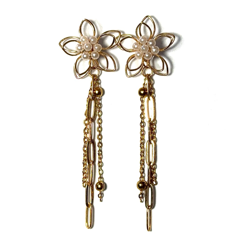Image of Golden Florist Earrings