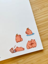 Image 3 of Capybara - Feuille sticker