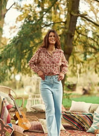 Image 1 of Blusa Berlia Flor Roja