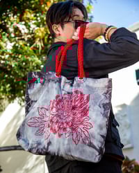 Image 5 of Tie Dye Red Chrysanthemum Rope Tote Bag 