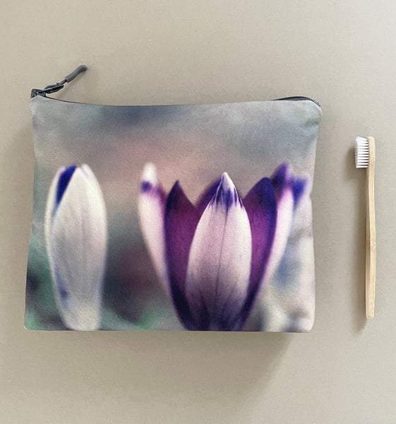 Image of Crocus, LARGE travel bag, make-up, toiletries zipper pouch