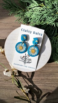 Teal Circle : White Daisy