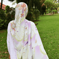 Image 2 of Wanita Nusantara Terakhir (Shawl)