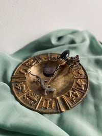 Image 7 of Cendrier coupelle en bronze // signes du zodiaque