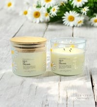 Image 3 of Field of Dreams 14 OZ Sweet Wild Daisies Scented 3-Wick Soy Wax Candle - Spring Scented Soy Candle