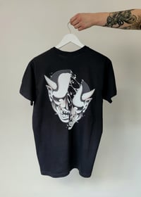 T-SHIRT "HANNYA MASKE" SCHWARZ