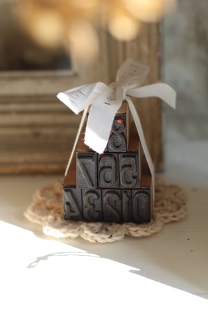 Image of Sous-tasses/napperon fleur au crochet