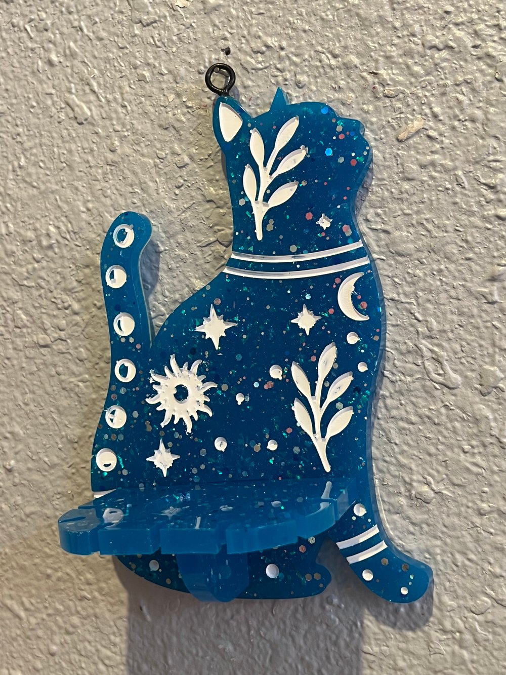 Image of Blue cat hanging shelf