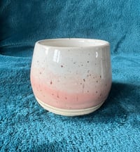 Image 1 of Petite tasse à espresso rose moucheté
