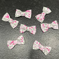 Image 2 of Barrette fleurie fluo