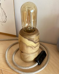 Image 2 of Lámpara tótem