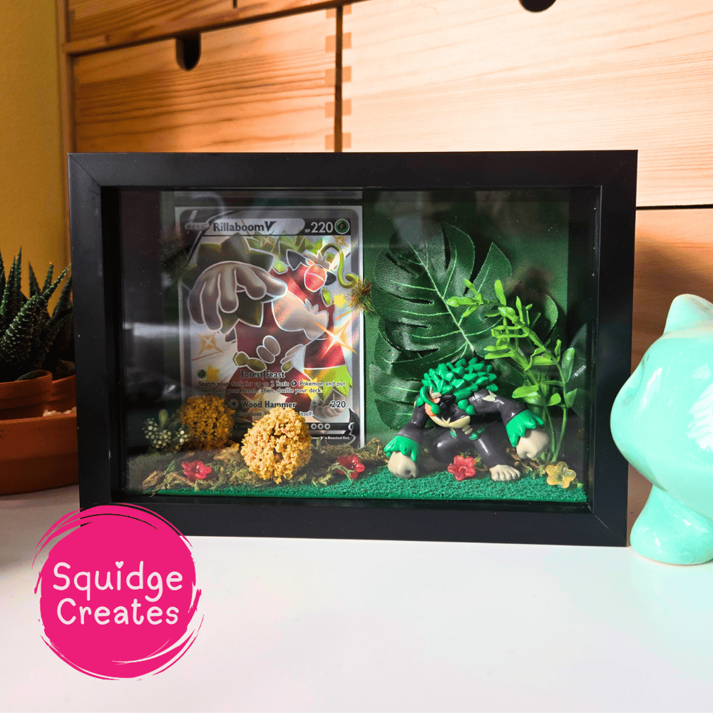 Image of 4x6 TCG Box Frame with Figure