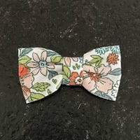Image 1 of Barrette fleurie vert et rouille 