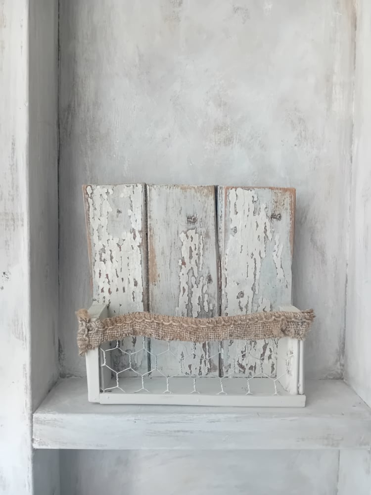 Image of Rustic Handmade Chippy Painted Timber Chicken Wire Sacking Pocket Flower Display
