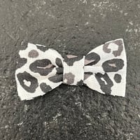 Image 2 of Barrette léopard noir et blanc