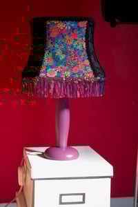 Image 4 of Abat-jour Liberty & Panne de velours aux accents pailletés 