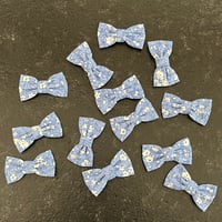 Image 2 of Barrette à fleurs blanches 