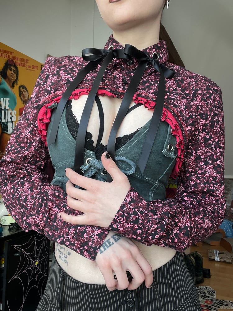 Image of FRILLY SHRUG #2.2