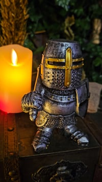 Image 11 of 👑The Armored Kingdom King's Guard Knight Collectible-Durable Resin Figure-Unique Display Decor