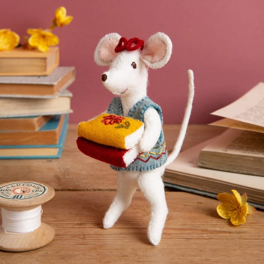 Image of Little Mouse the Librarian Felt Craft Mini Kit