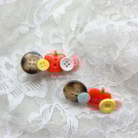 applejack button hair clip 