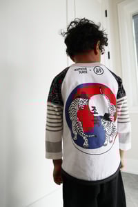 Image 2 of courtneycourtney x 1587 size 6/7 kids child baseball raglan tee tshirt 