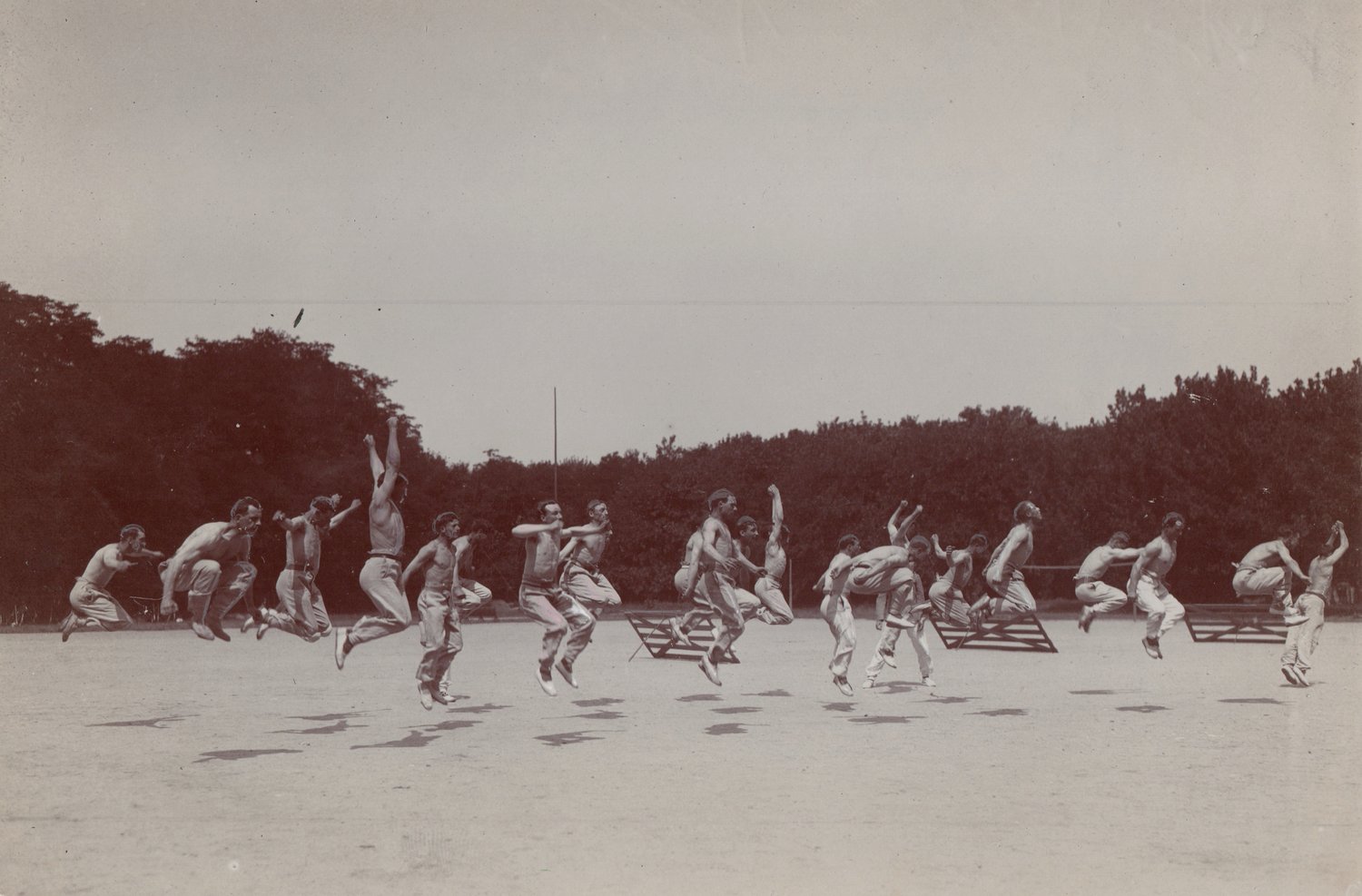 Image of Unknown: Gymnastics exercises in Joinville-le-Pont, France ca. 1914