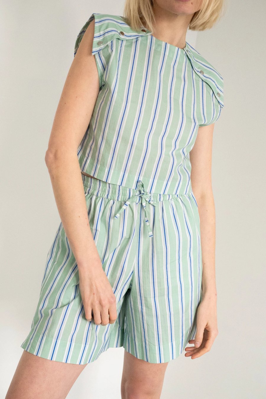 Image of 2-Pantalón corto rayas