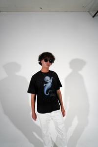 Image 3 of casper tee