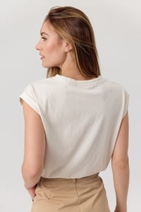 Image 2 of Camiseta Beyza Beige