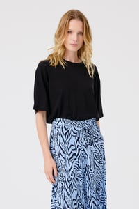 Image 1 of Camiseta Suzie Negra