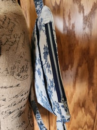 Image 5 of Natural Linen with Navy Print Crossbody Purse