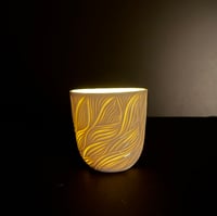 Image 3 of 557 Medium leaf flow luminary (second)