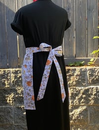 Image 4 of Adult vintage serving half apron, 100% upcycled fabric, grandma's bedspread