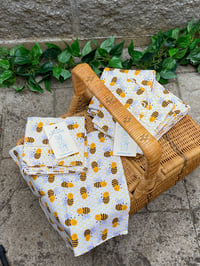 Image 2 of Cloth napkins, 4 pack, bees