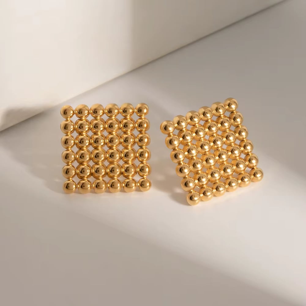 Image of "Vivid Stud" Earrings