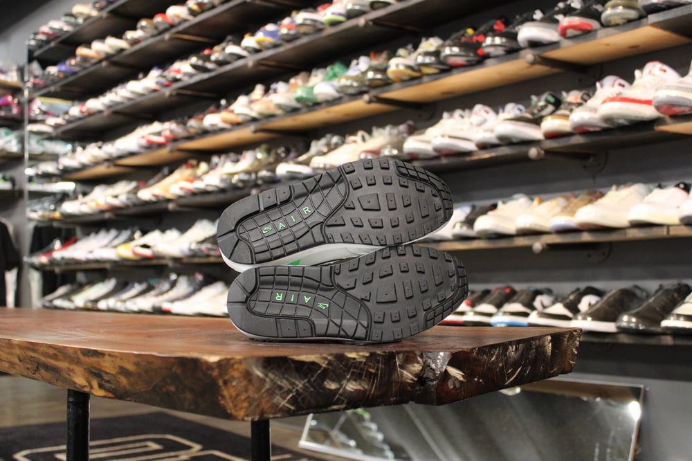 AIR MAX 1 DNA CH. 1 "WHT/SCREAM GREEN"