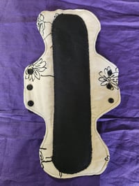 Image 3 of Linen Heavy Absorbency Pad & Zip Pouch Set- Natural Floral