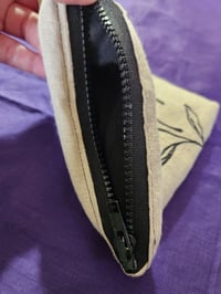 Image 4 of Linen Heavy Absorbency Pad & Zip Pouch Set- Natural Floral