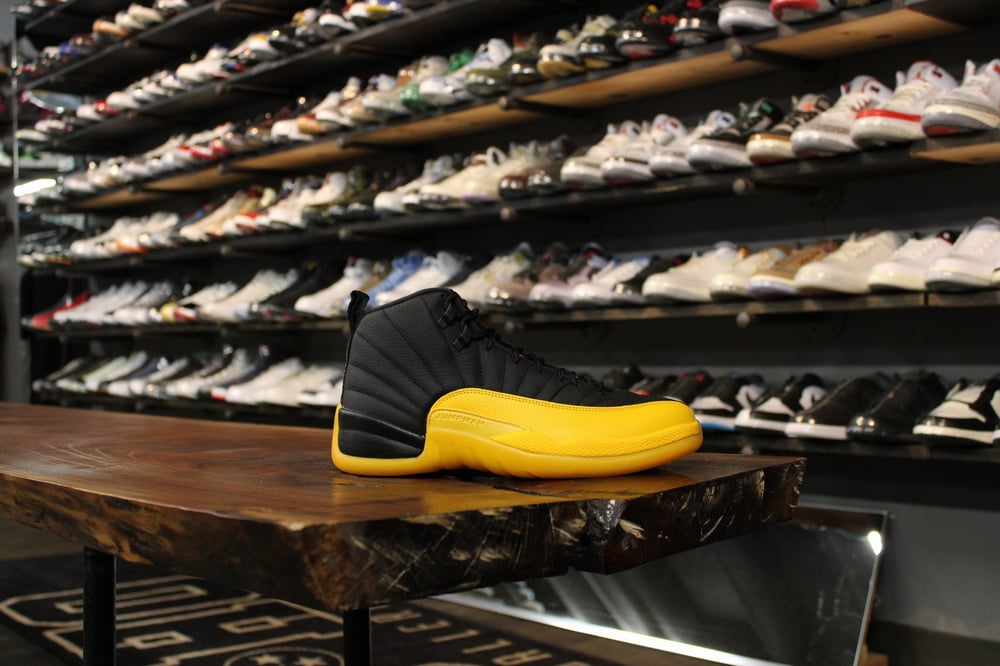 AIR JORDAN XII (12) "UNIVERSITY GOLD/BLK"