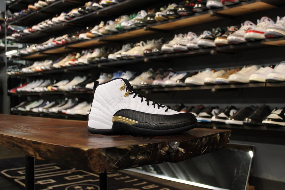 AIR JORDAN XII (12) "ROYALTY"