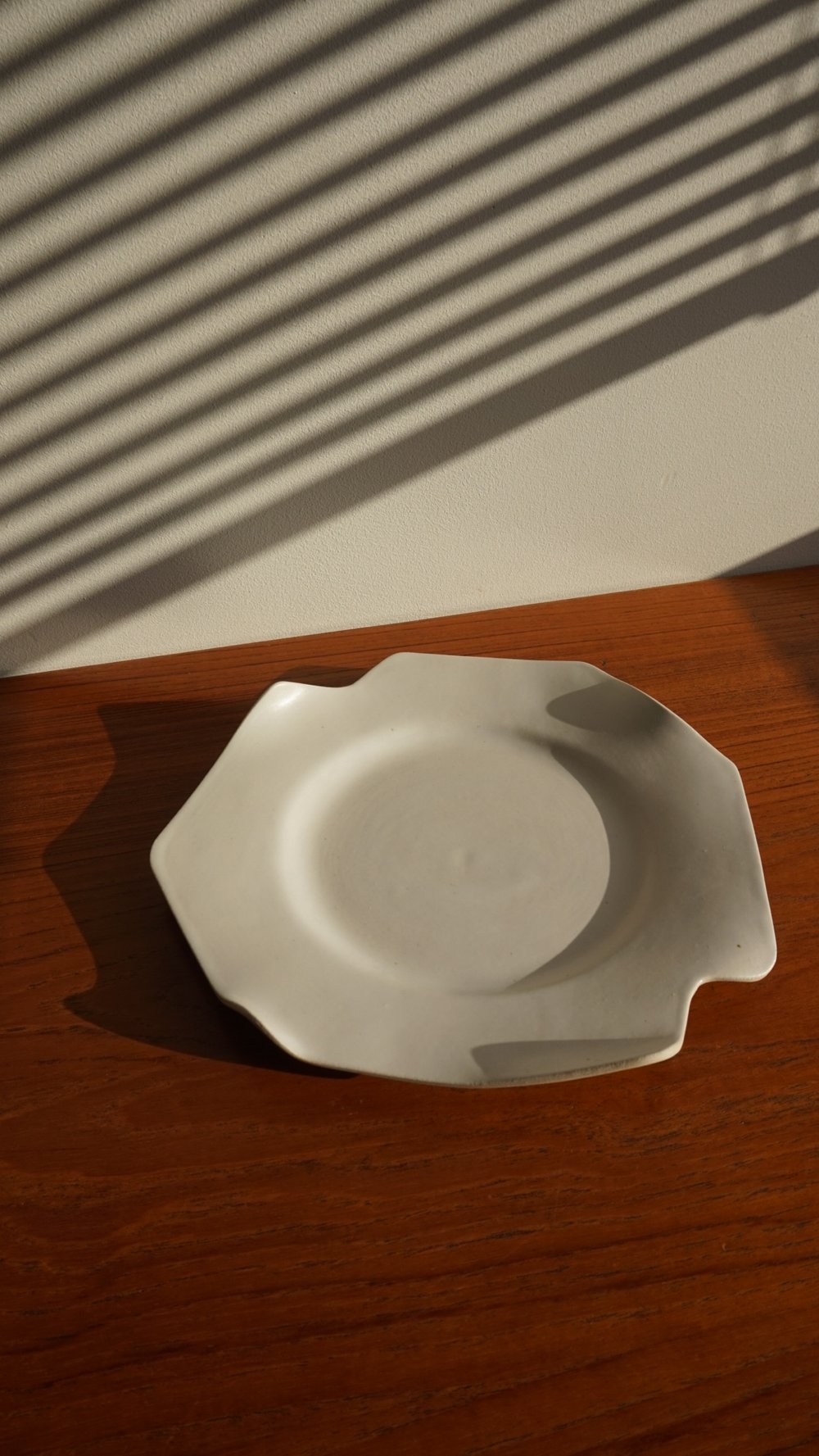 Image of SAMPLE: "The plate”, satin matte white